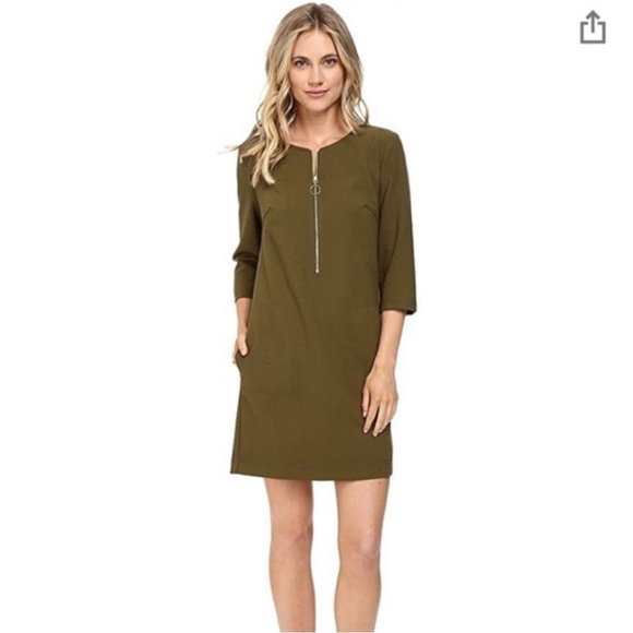 Trina Turk Dresses & Skirts - Trina Turk long sleeve shift dress with o-ring Zip